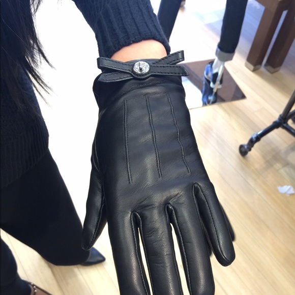 Coach Accessories Coach Black Turnlock Leather Bow Gloves In Size 8